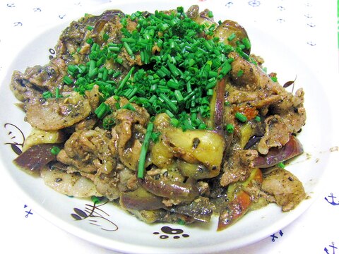 食べ過ぎ要注意！豚肉と茄子の黒胡麻味噌炒め